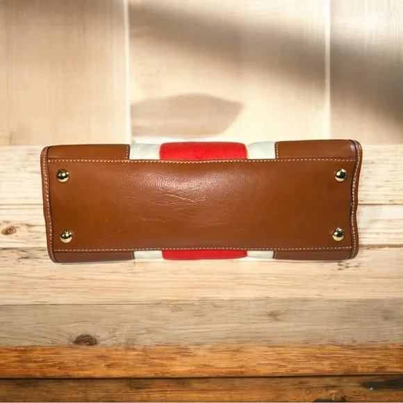 Michael Kors Hamilton Large Stripe Canvas Tote
Limited Edition Red and Cream - Picture 5 of 11